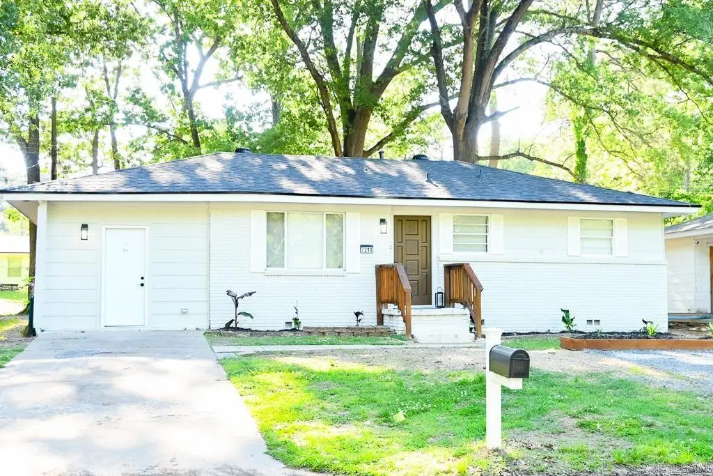 7210 W Wakefield Dr, Little Rock, AR 72209 - #1