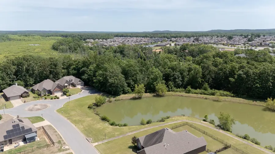 15 Michele Court, Maumelle, AR 72113 - #3