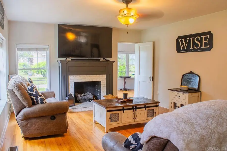 1405 Hickory Ave, Mena, AR 71953 - #2