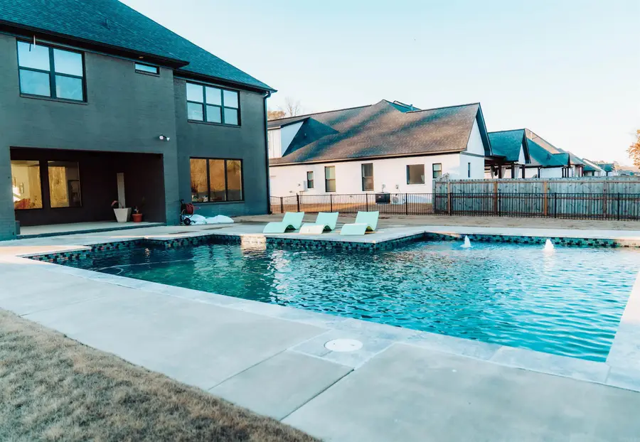 7800 South Shoreline Blvd, Benton, AR 72019 - #2