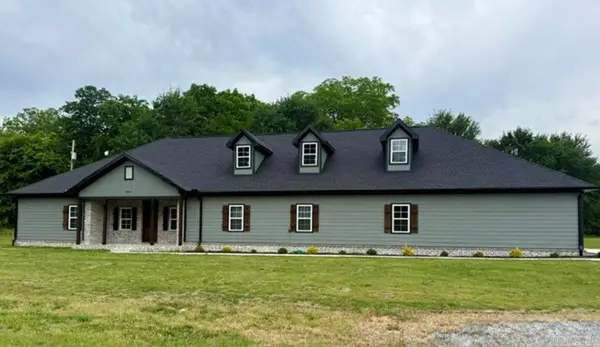 1867 Locust Grove Rd, Batesville, AR 72501
