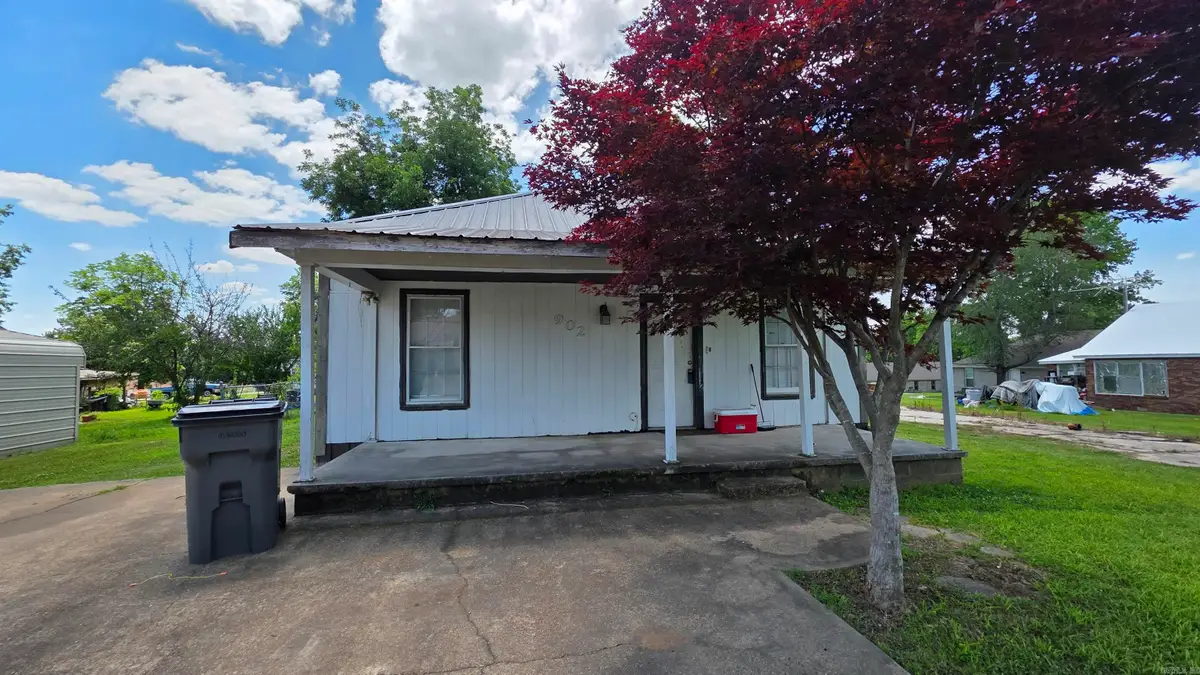 902 Wirt St, Paragould, AR 72450 - #1