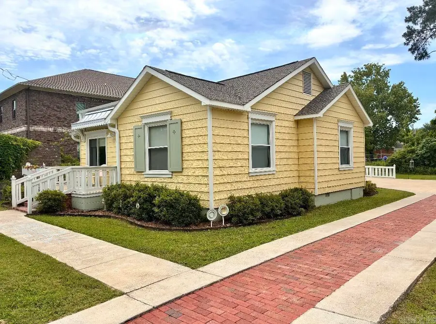 1615 Tyler Street, Conway, AR 72032 - #2