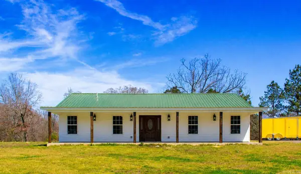 1392 Sugarloaf Road, Amity, AR 71921