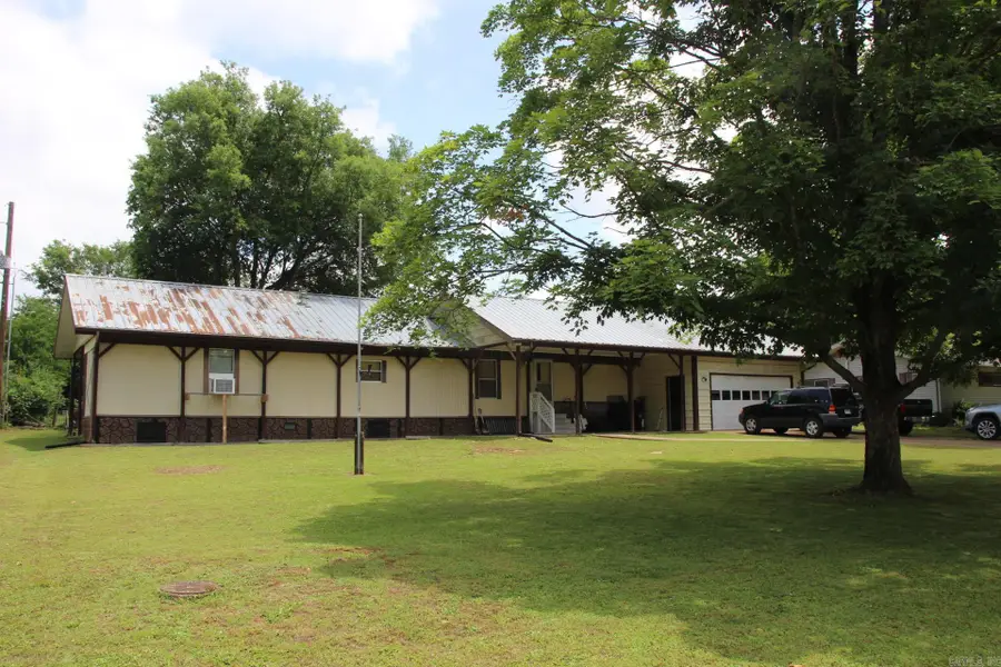 305 S 6th Street, Flippin, AR 72687 - #3