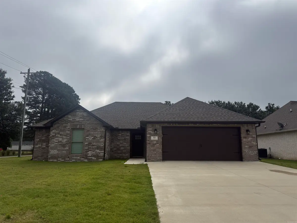 901 S 59th Street, Paragould, AR 72450 - #1
