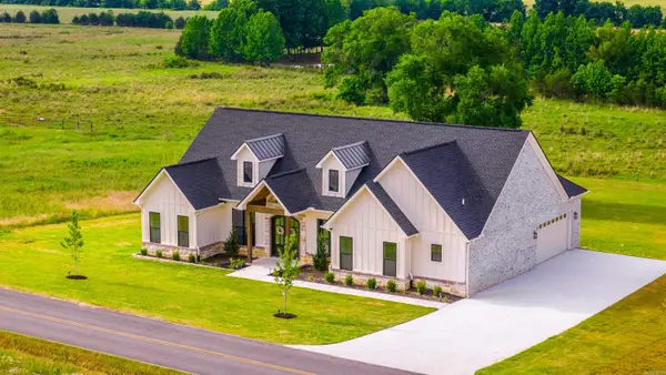 240 Castleberry Road, Greenbrier, AR 72058