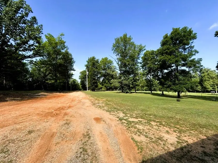 2731 Holmes Road, Mountain View, AR 72560 - #2