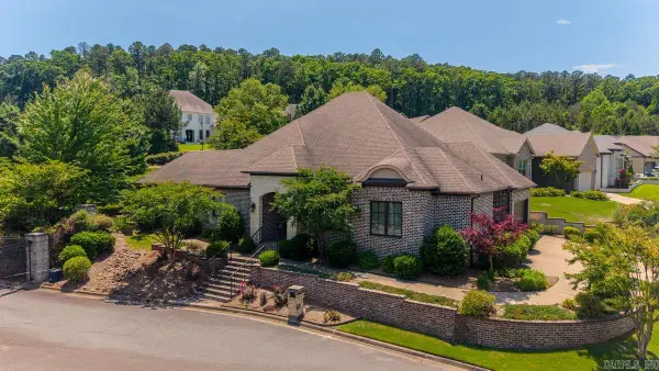 2 La Scala Court, Little Rock, AR 72212