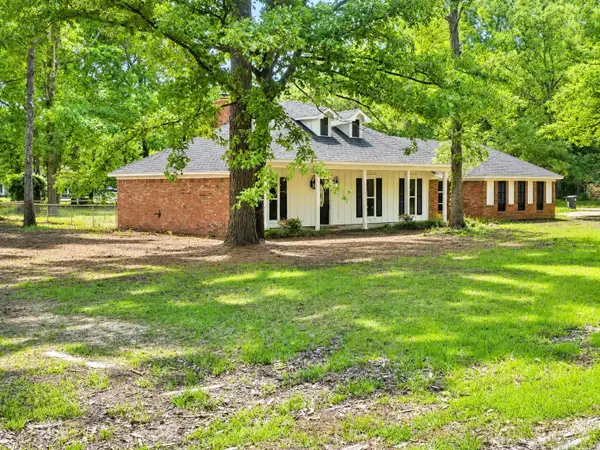 7500 Dolphin Drive, Pine Bluff, AR 71603