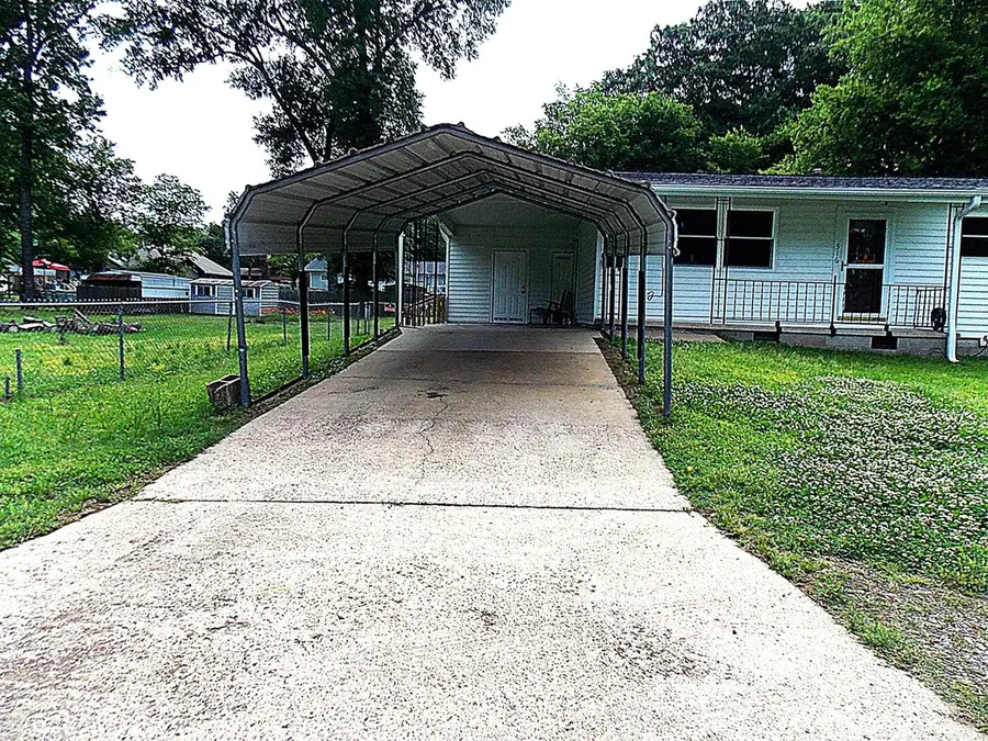 516 Jefferson St, Benton, AR 72015 - #2