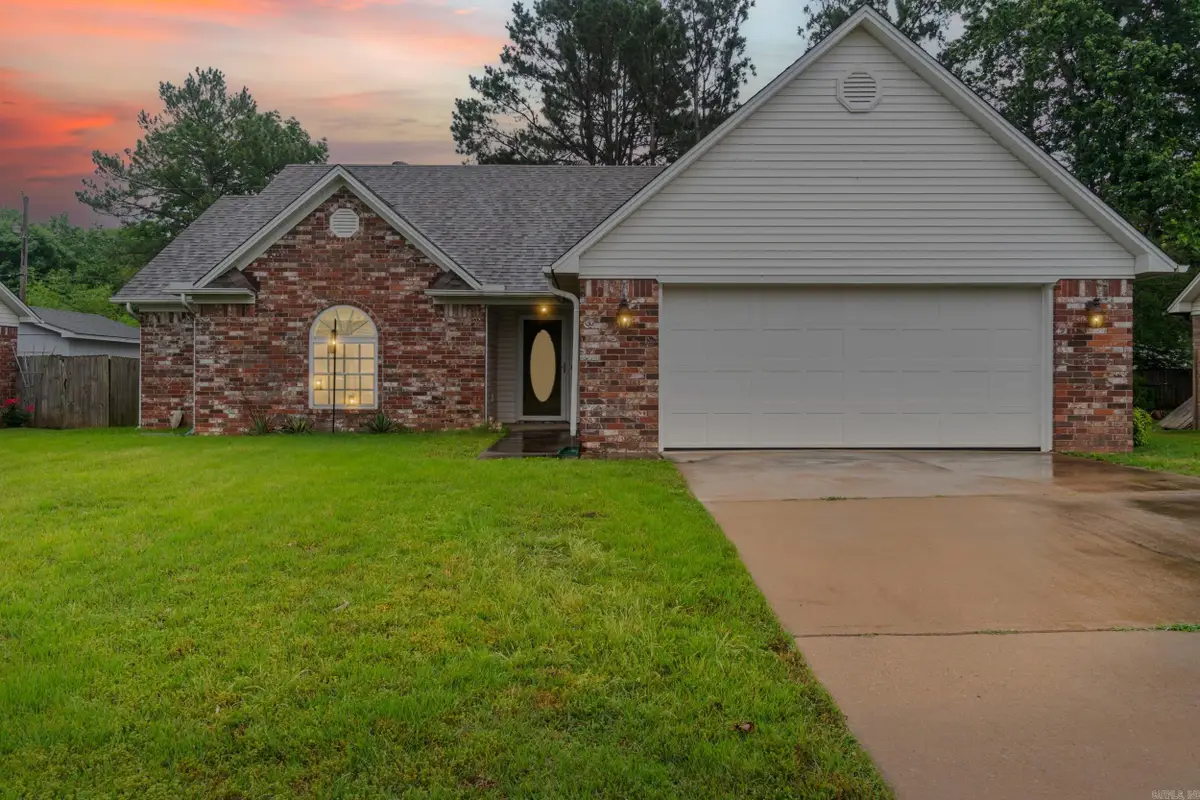 300 Jennifer Ln., Searcy, AR 72143 - #1