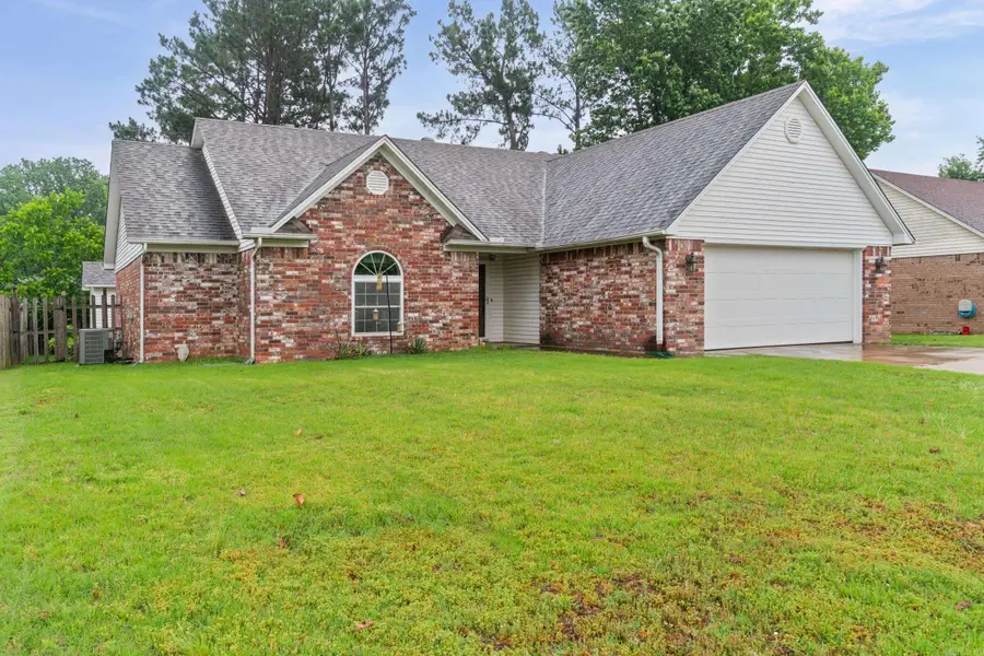 300 Jennifer Ln., Searcy, AR 72143 - #3
