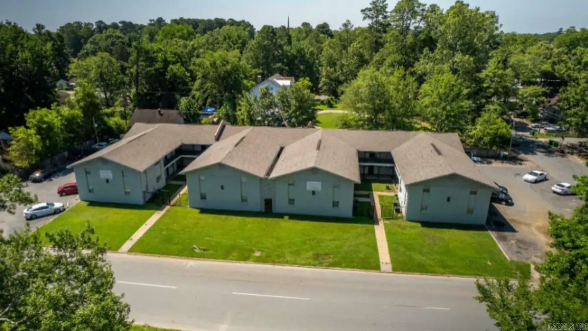 818 W 28th Avenue, Pine Bluff, AR 71603 - #1