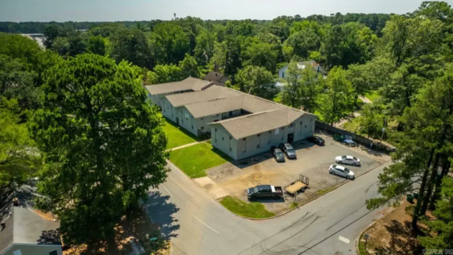 818 W 28th Avenue, Pine Bluff, AR 71603 - #2