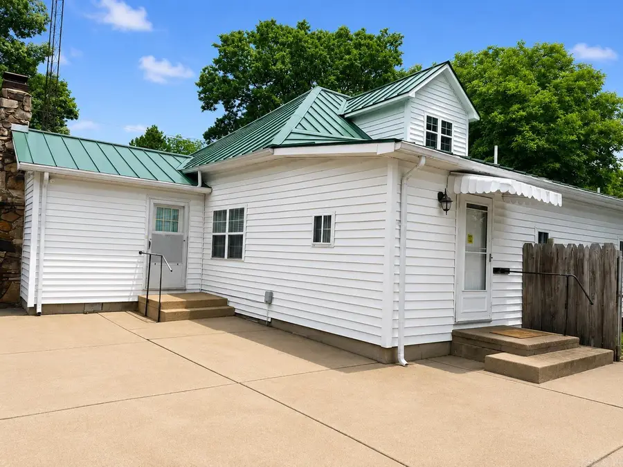 300 W Hinkley St, Brookland, AR 72417 - #3