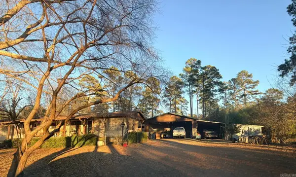 413 Ouachita 15, Chidester, AR 71726