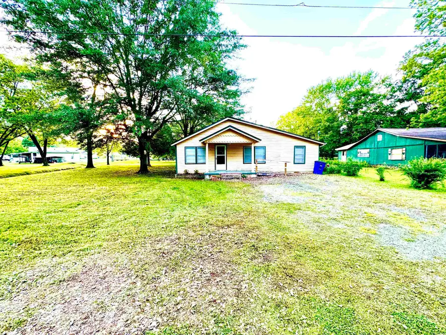 311 E College St., Beebe, AR 72012 - #2