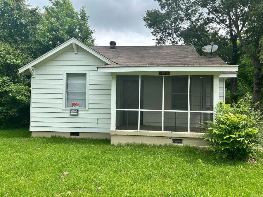 1807 W 27th Avenue, Pine Bluff, AR 71603 - #3