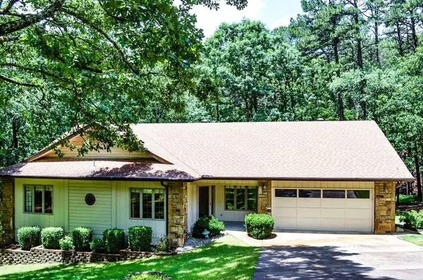 48 Almeria Way, Hot Springs Village, AR 71909