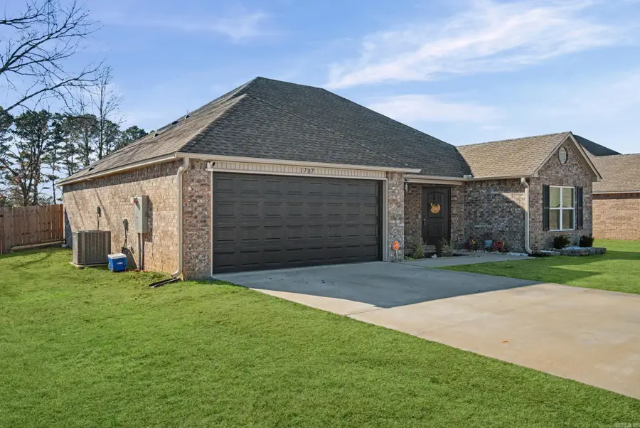 1707 Ridgefield Circle, Searcy, AR 72143 - #3