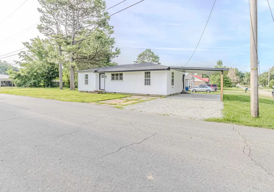 207 W Franklin, Marmaduke, AR 72443 - #2