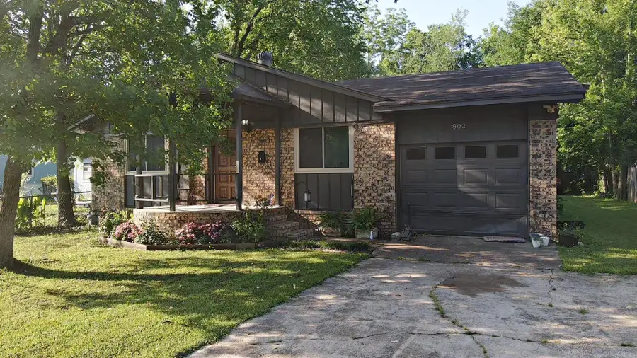 802 E Maple Street, Gurdon, AR 71743 - #3