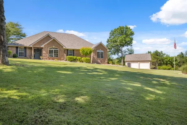 61 Bluff Road, Hardy, AR 72542