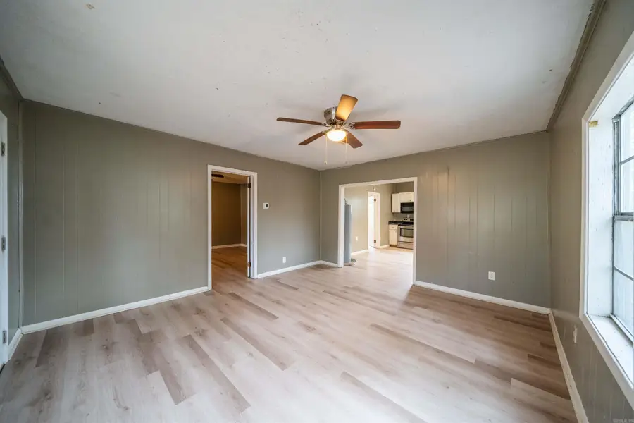 807 Walnut Street, Conway, AR 72032 - #3