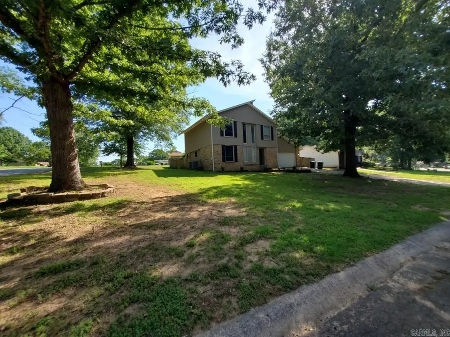 32 Del Tara Drive, Jacksonville, AR 72076 - #2