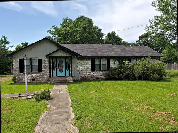 1007 Reine Street, Mena, AR 71953