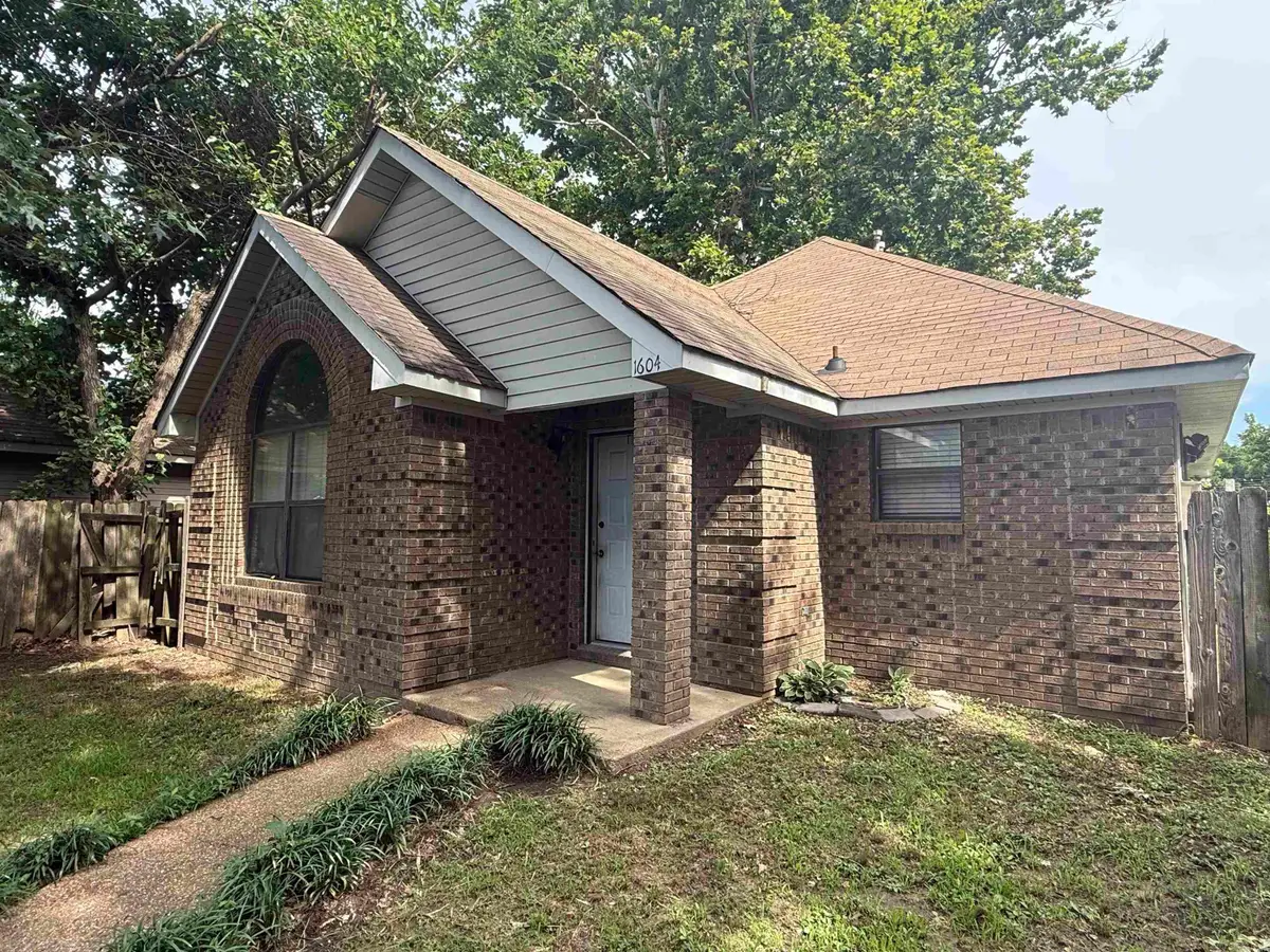 1604 Auburn, Jonesboro, AR 72401 - #1