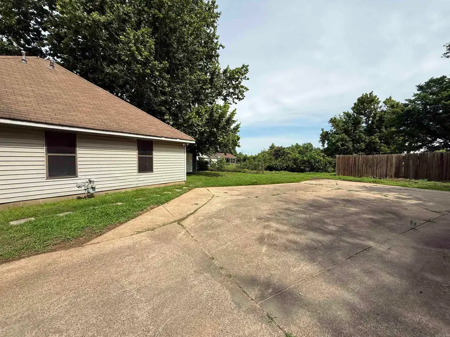 1604 Auburn, Jonesboro, AR 72401 - #3