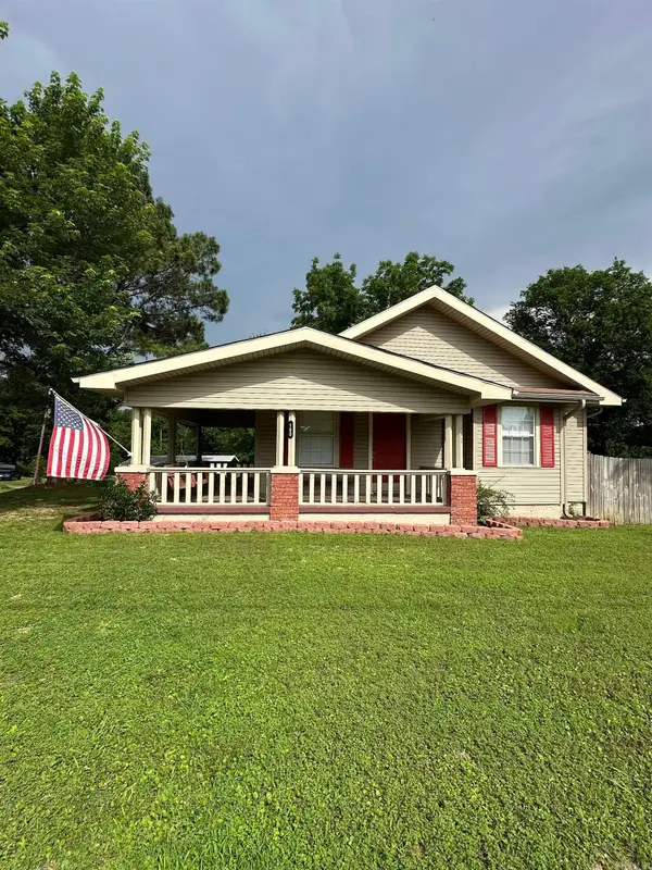 160 N Oak Street, Newark, AR 72562