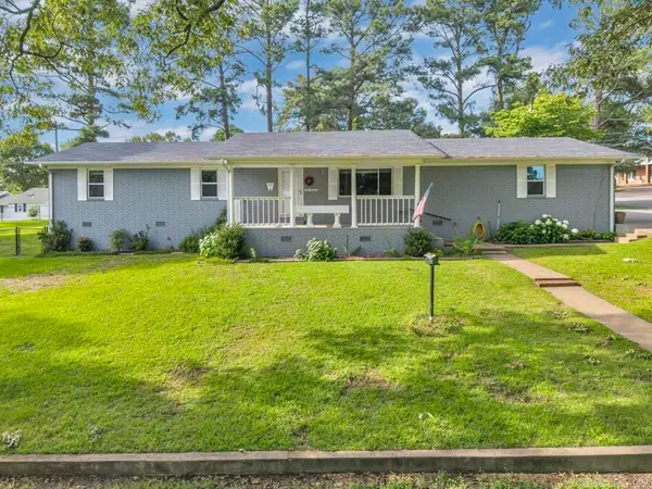 1 Huett Drive, Morrilton, AR 72110