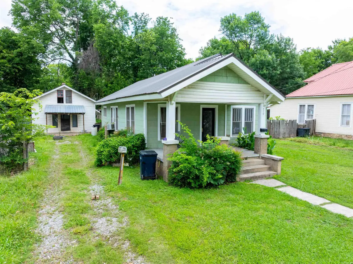 719 S Broad Street, Batesville, AR 72502 - #1