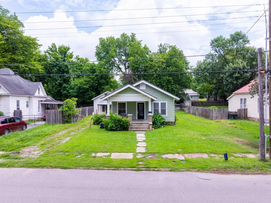 719 S Broad Street, Batesville, AR 72502 - #3
