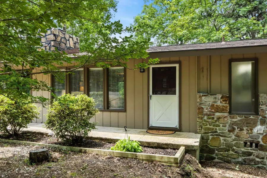 135 Arias Way, Hot Springs Village, AR 71909 - #2