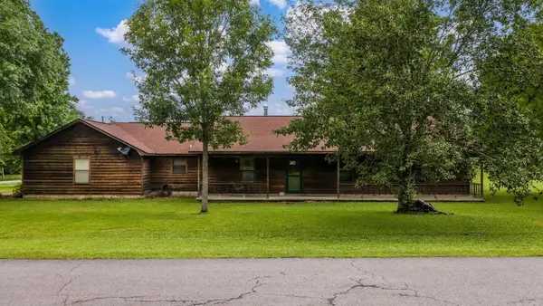17 Oak Creek, Conway, AR 72032