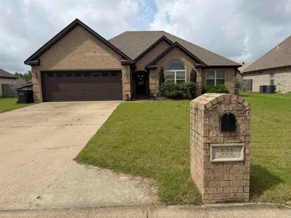 823 Gloucester Dr, Jonesboro, AR 72401