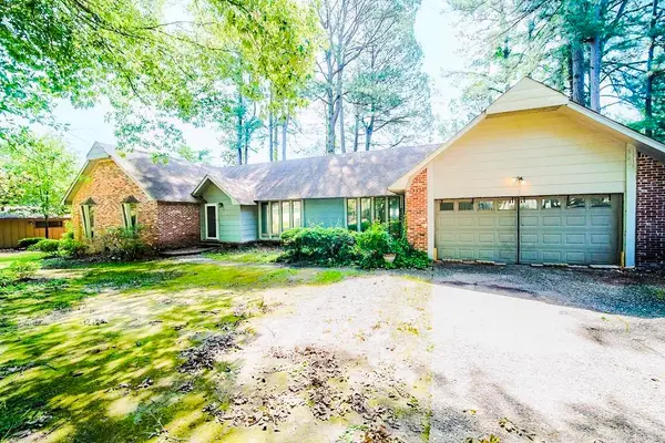 2810 W Gray Fox Ln, Jacksonville, AR 72076