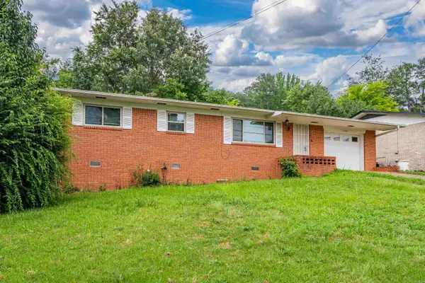 2108 Hobson Ave, Hot Springs, AR 71913