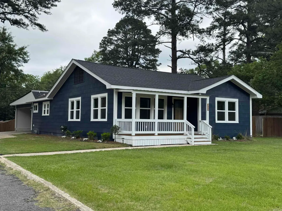 400 W 14th, Smackover, AR 71762 - #1