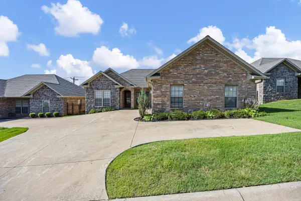 31 Village Court, Russellville, AR 72802