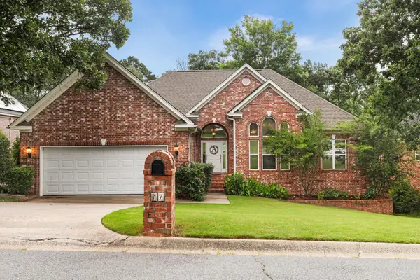 17 Chicot Dr, Maumelle, AR 72113