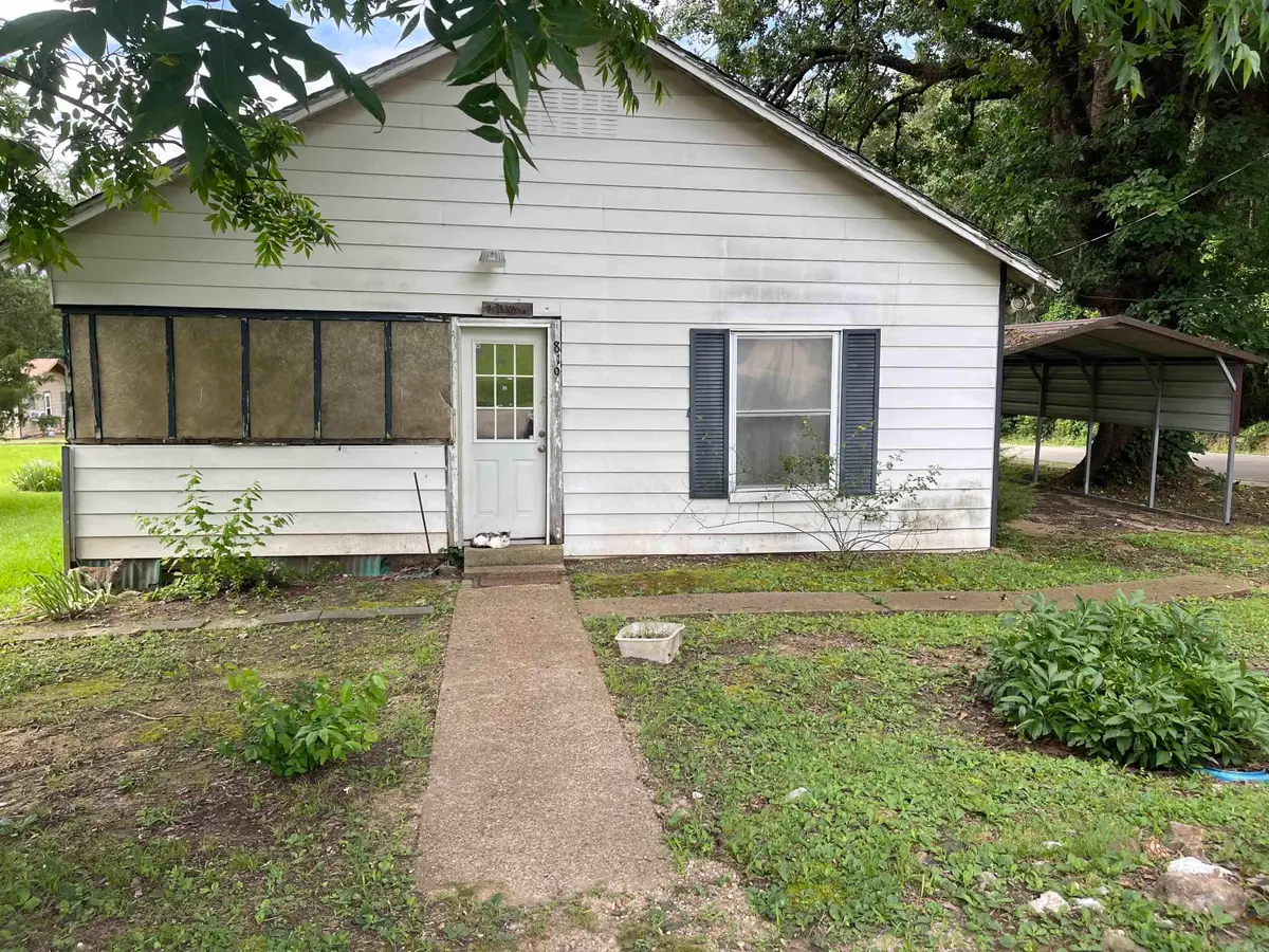 819 W Lake Avenue, De Queen, AR 71832 - #1