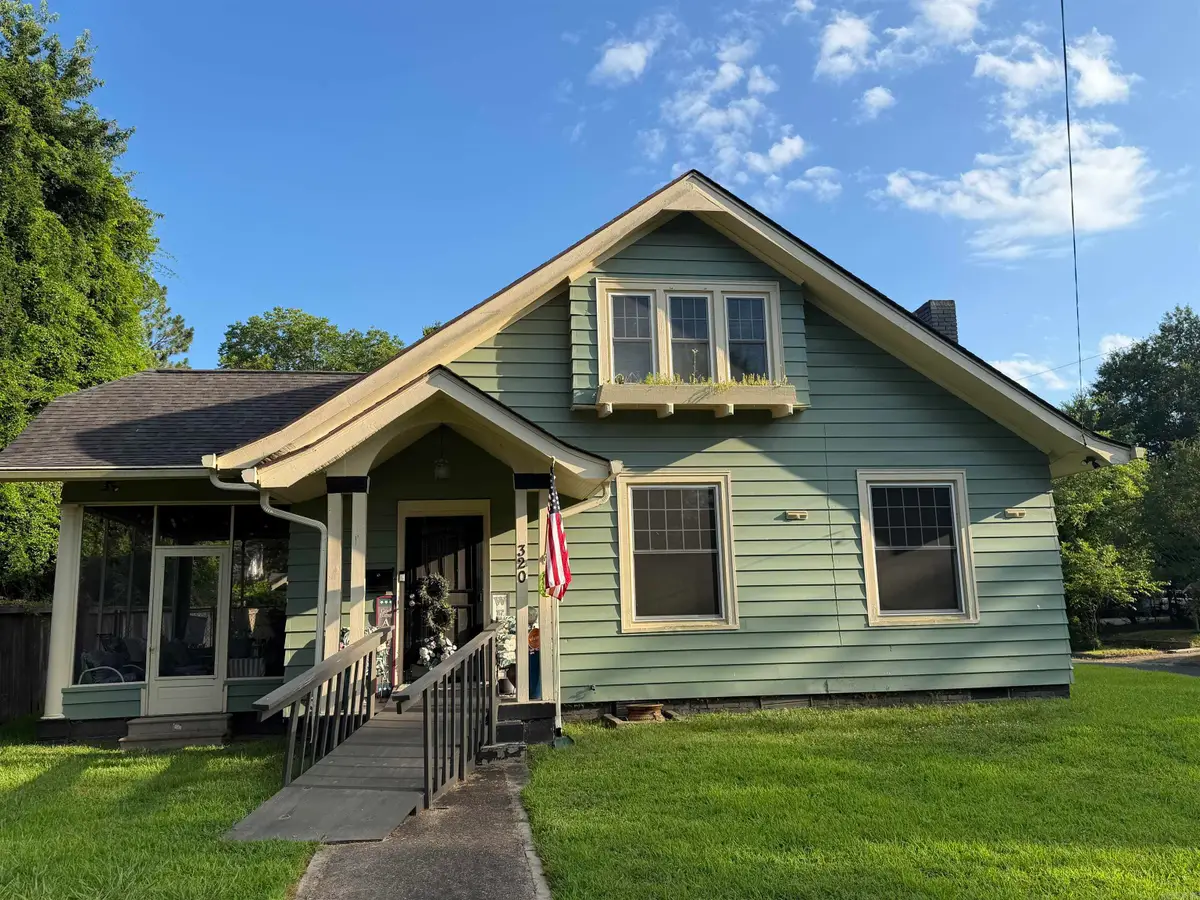 320 W 11th Ave, Pine Bluff, AR 71601 - #1