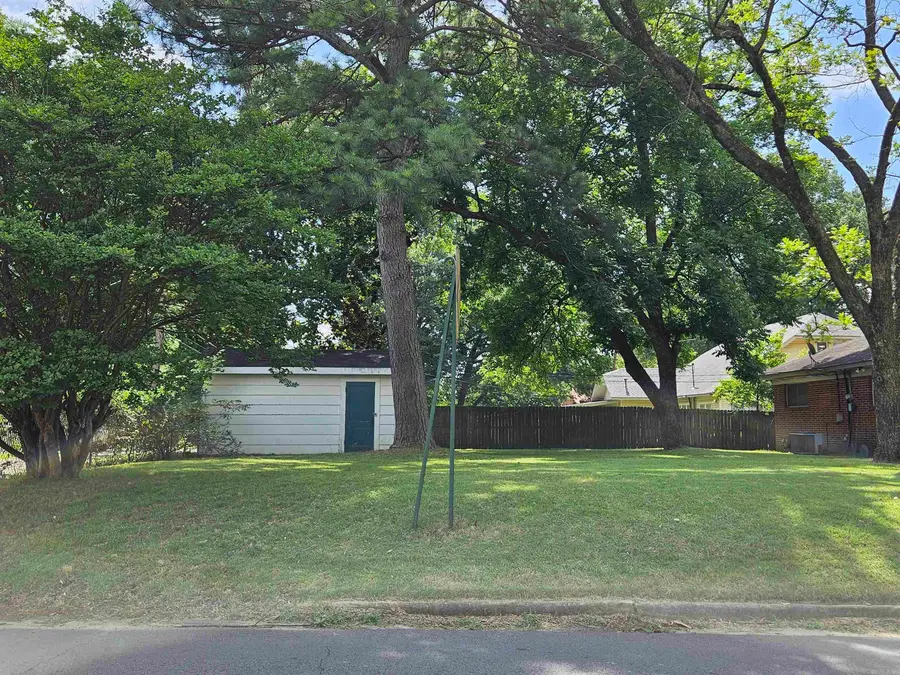 401 E Church Street, Morrilton, AR 72110 - #2