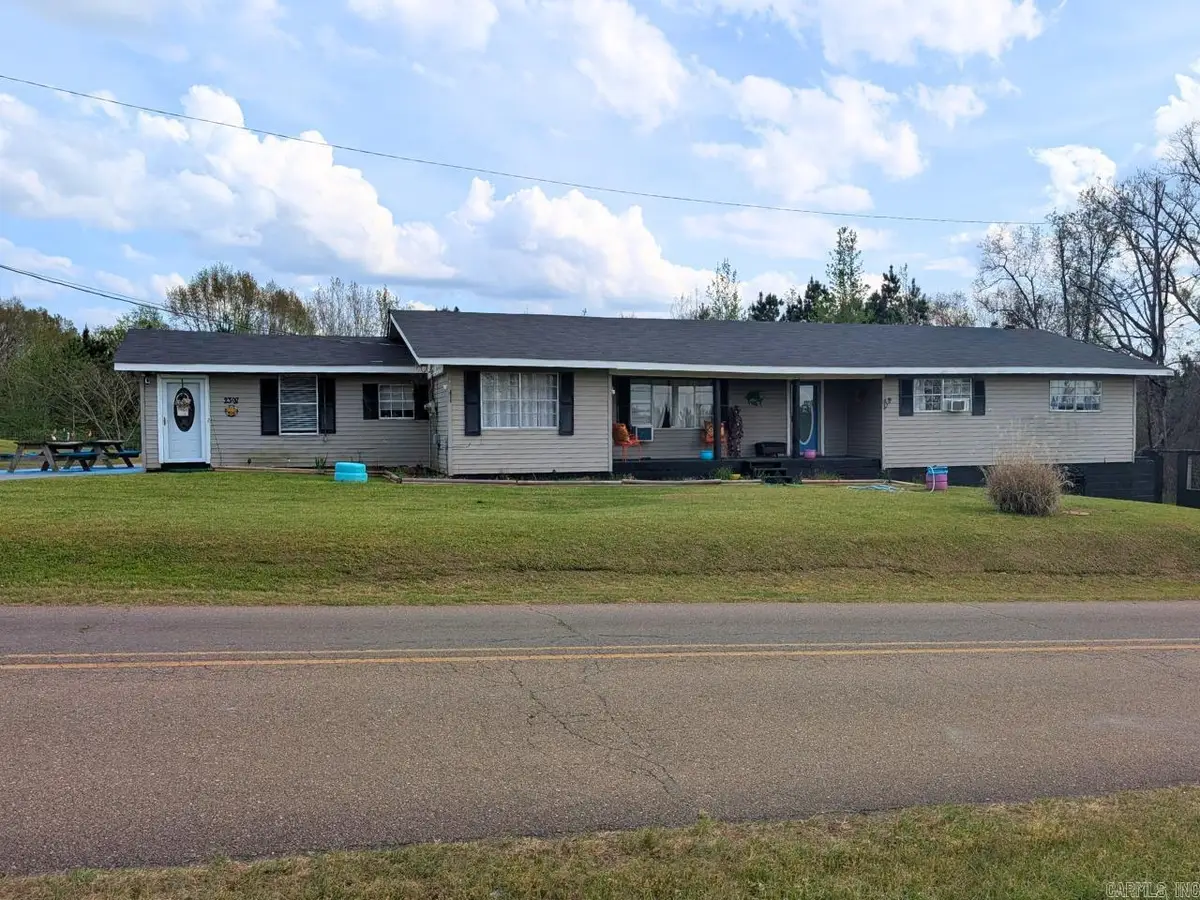 2397 Country Club Rd., Camden, AR 71701 - #1