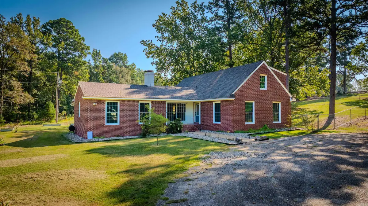 212 Country Club Rd, Malvern, AR 72104 - #1